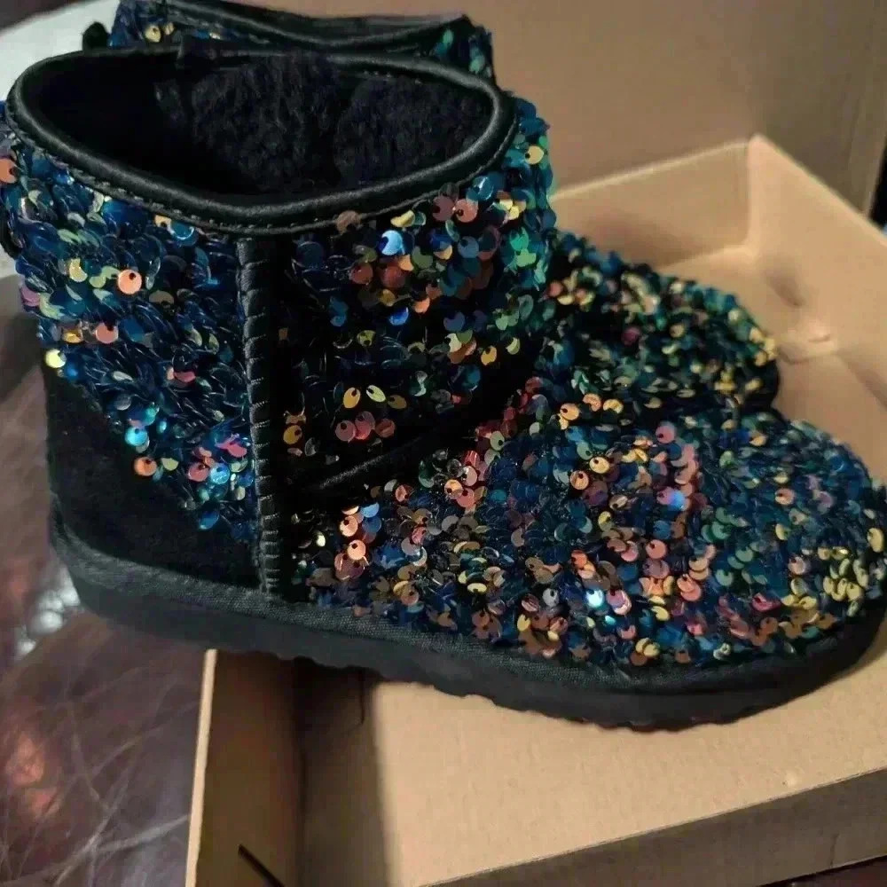UGG booties - Picture 4 of 8